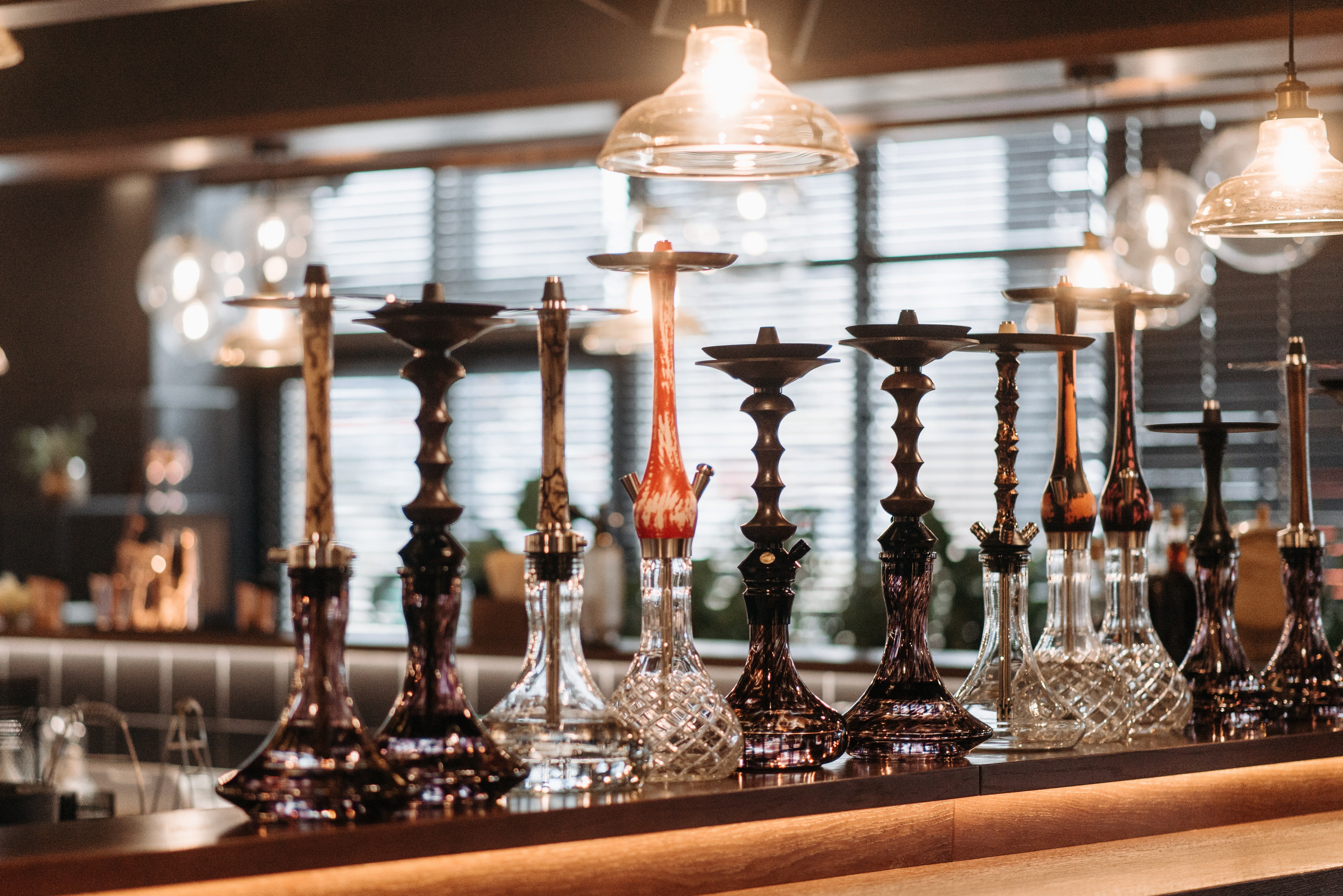 How does a hookah work?